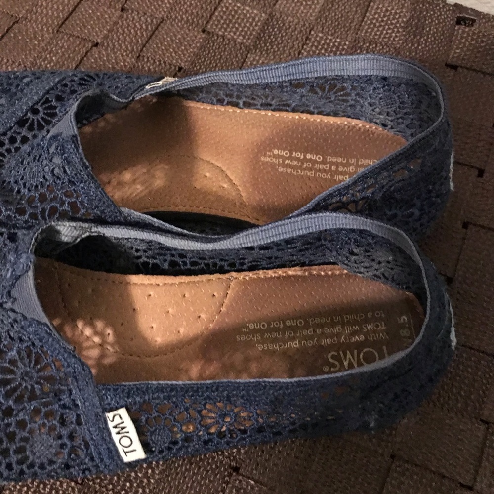 Toms